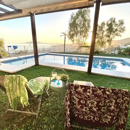 Sea & Wave Buena Vista Pool Apartment *